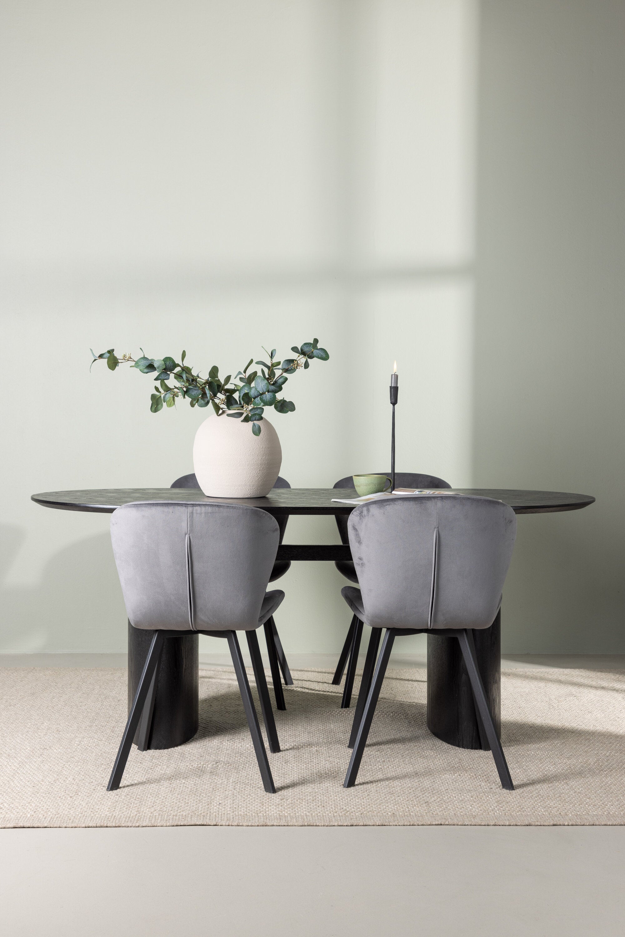 Matgrupp Isolde med stolarna Lilja-GR Dining Set-Venture Home-peaceofhome.se