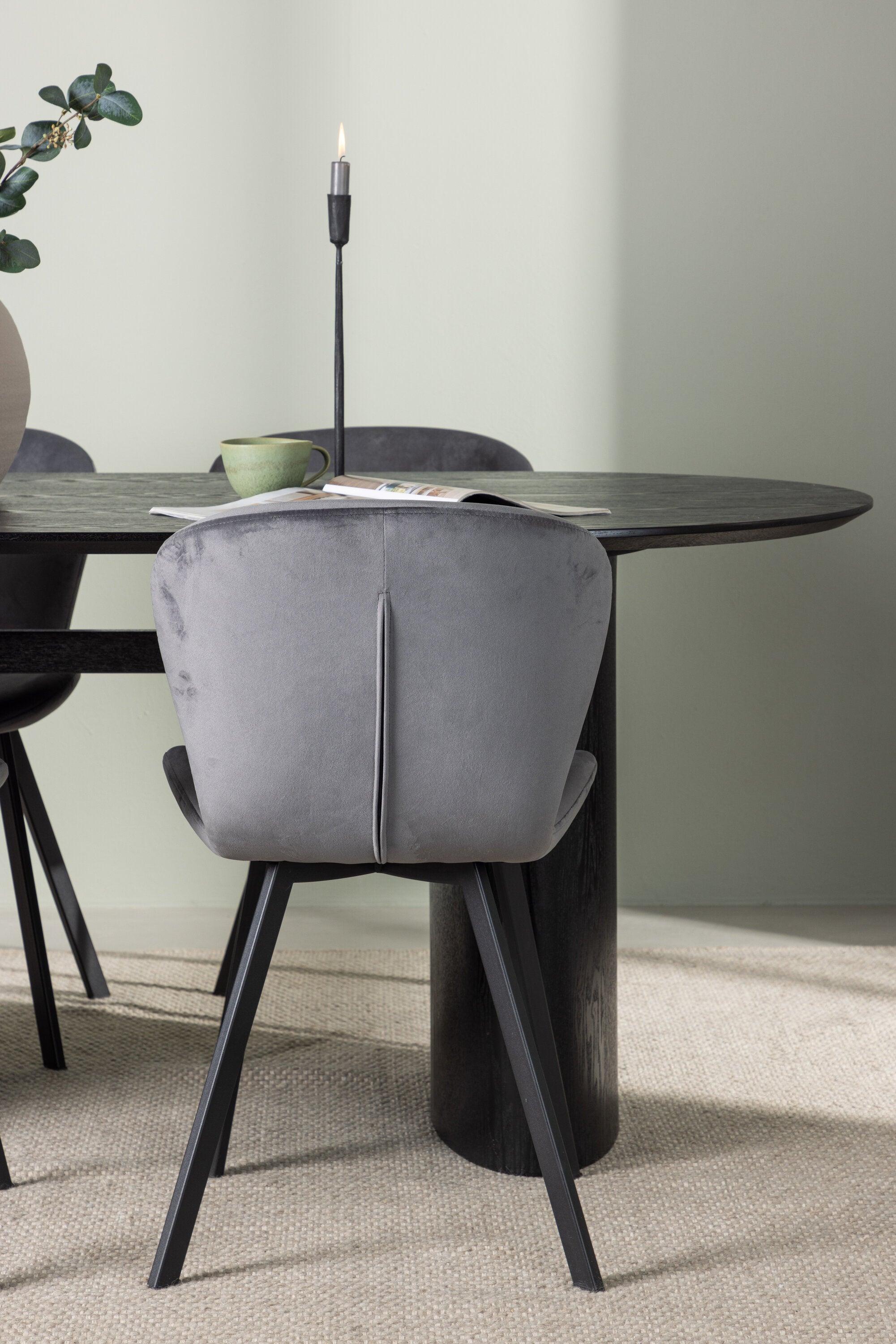 Matgrupp Isolde med stolarna Lilja-GR Dining Set-Venture Home-peaceofhome.se
