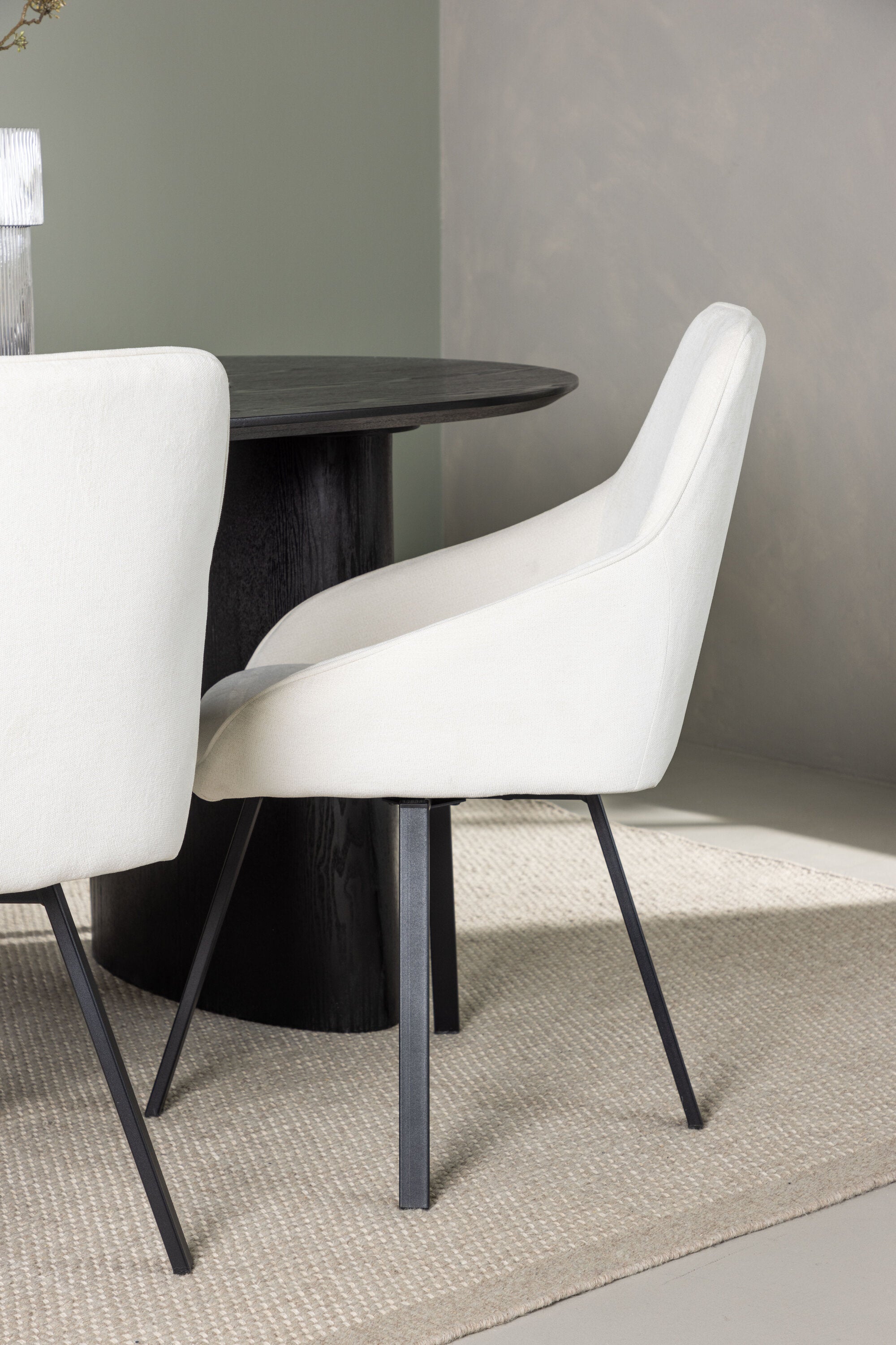 Matgrupp Isolde med stolarna Rosie-GR Dining Set-Venture Home-peaceofhome.se