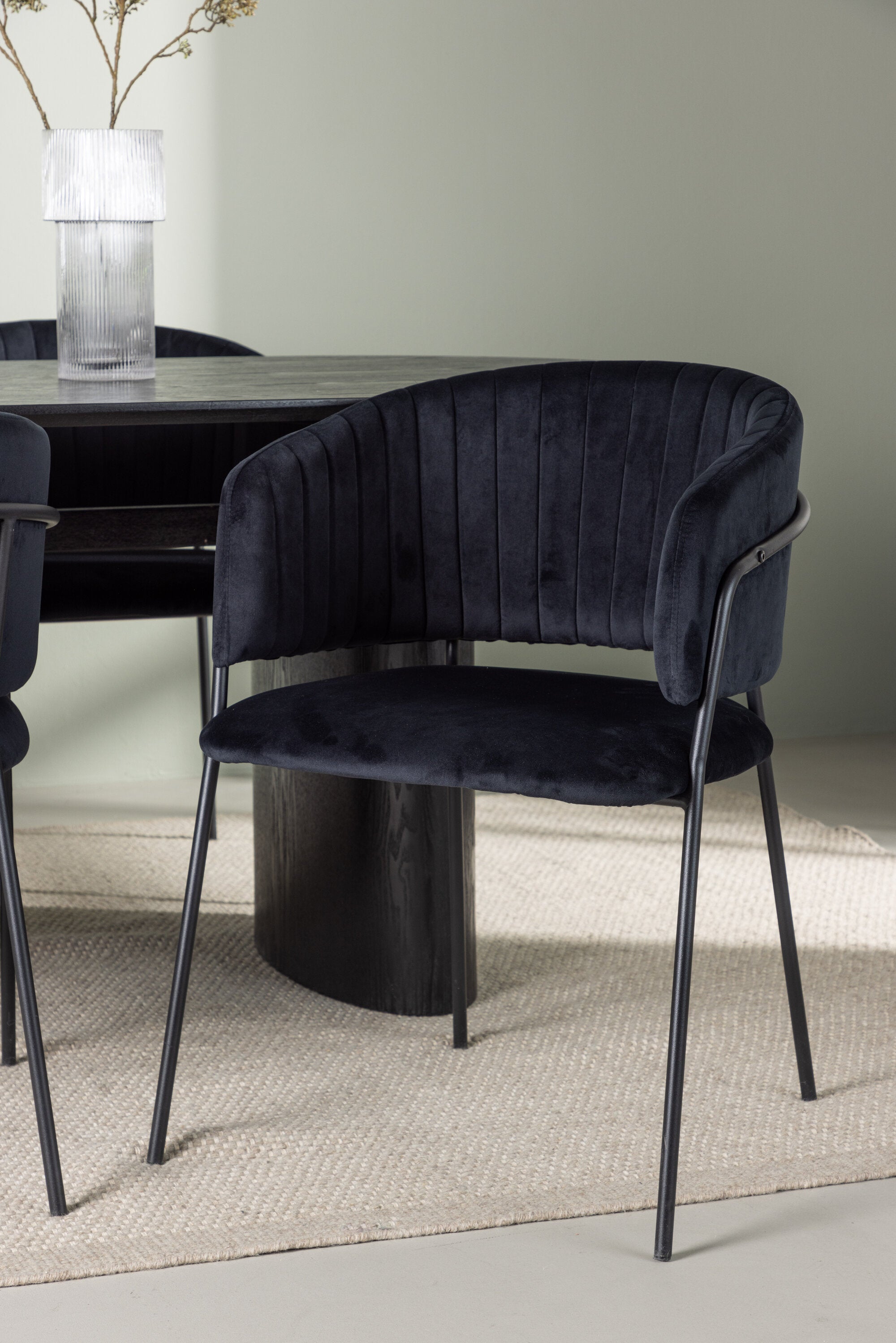 Matgrupp Isolde med stolarna Selma-GR Dining Set-Venture Home-peaceofhome.se