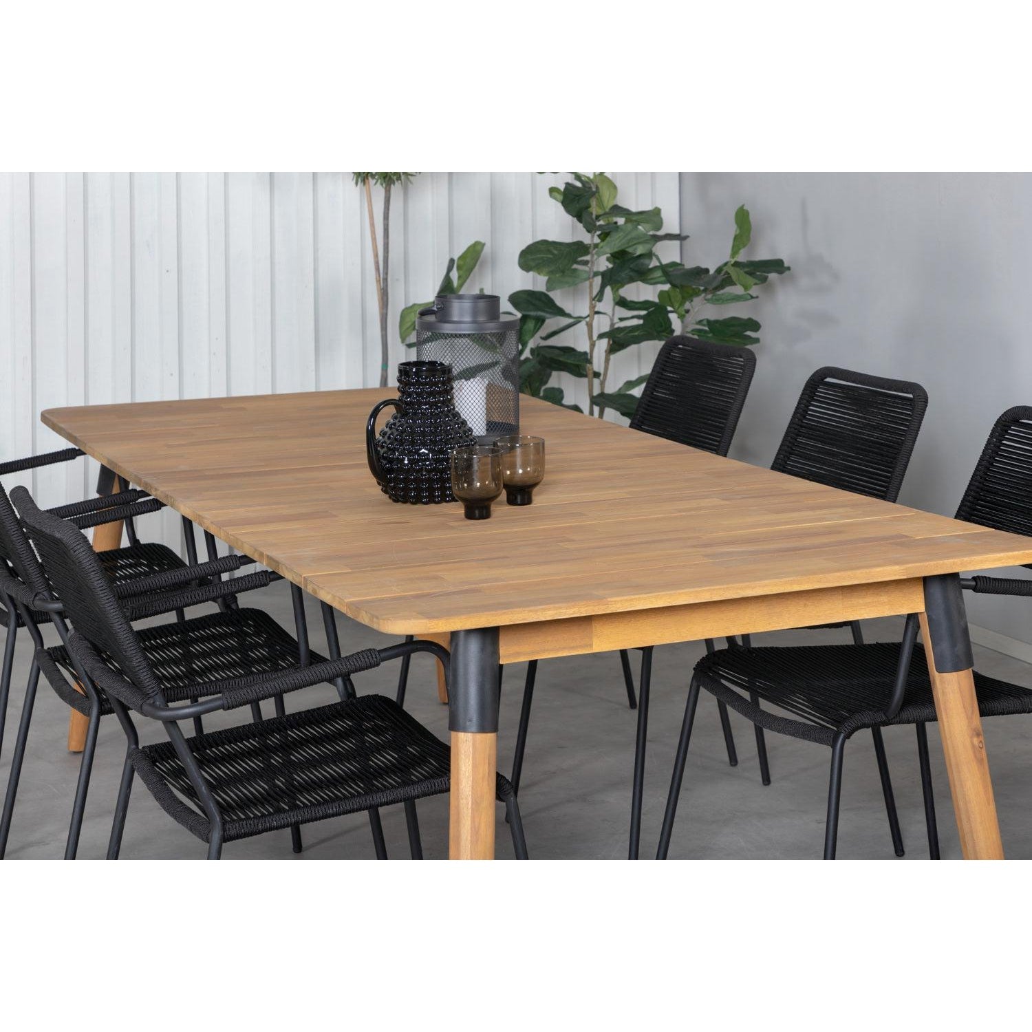 Matgrupp Julian med stolarna Lindos-Table Set-Venture Home-peaceofhome.se