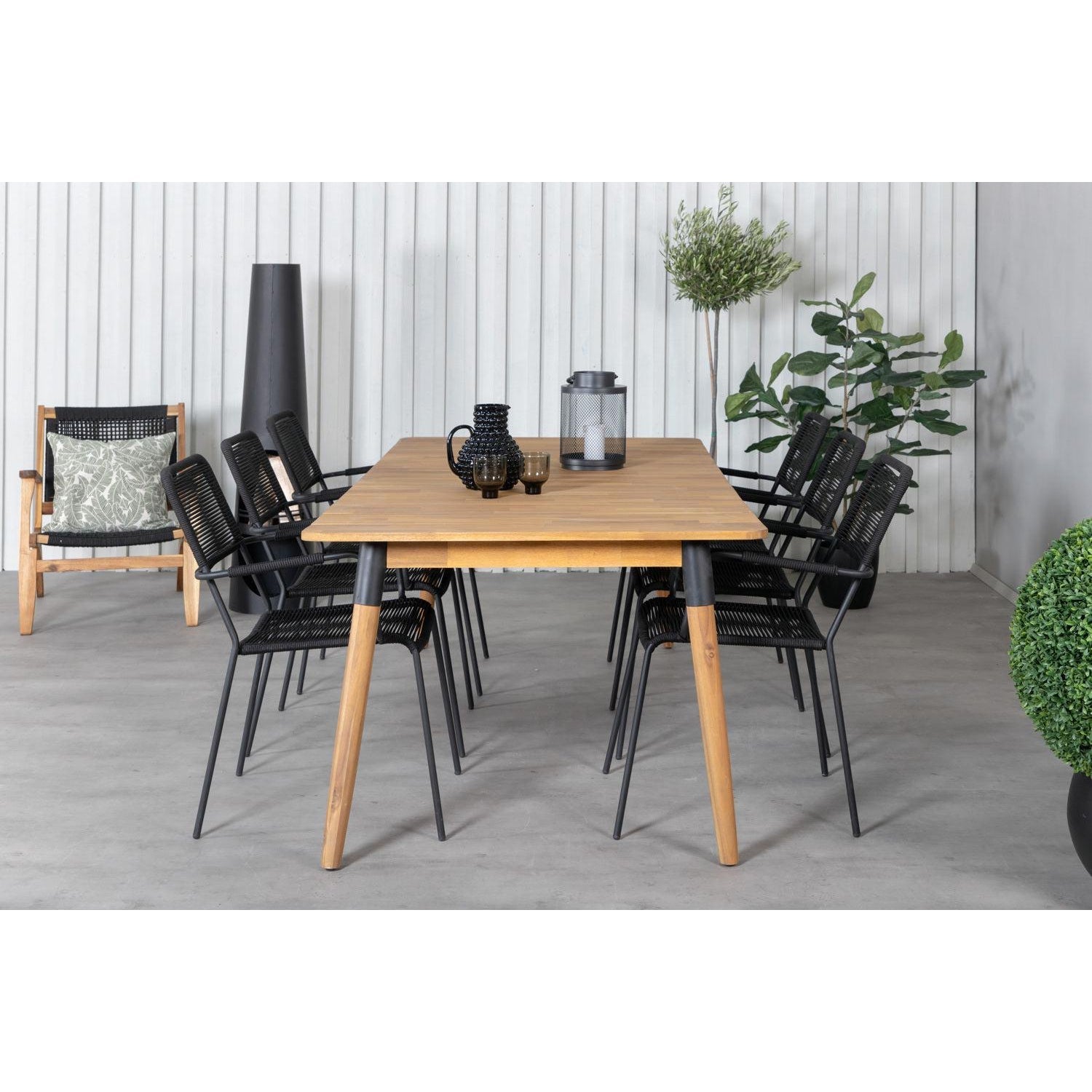 Matgrupp Julian med stolarna Lindos-Table Set-Venture Home-peaceofhome.se