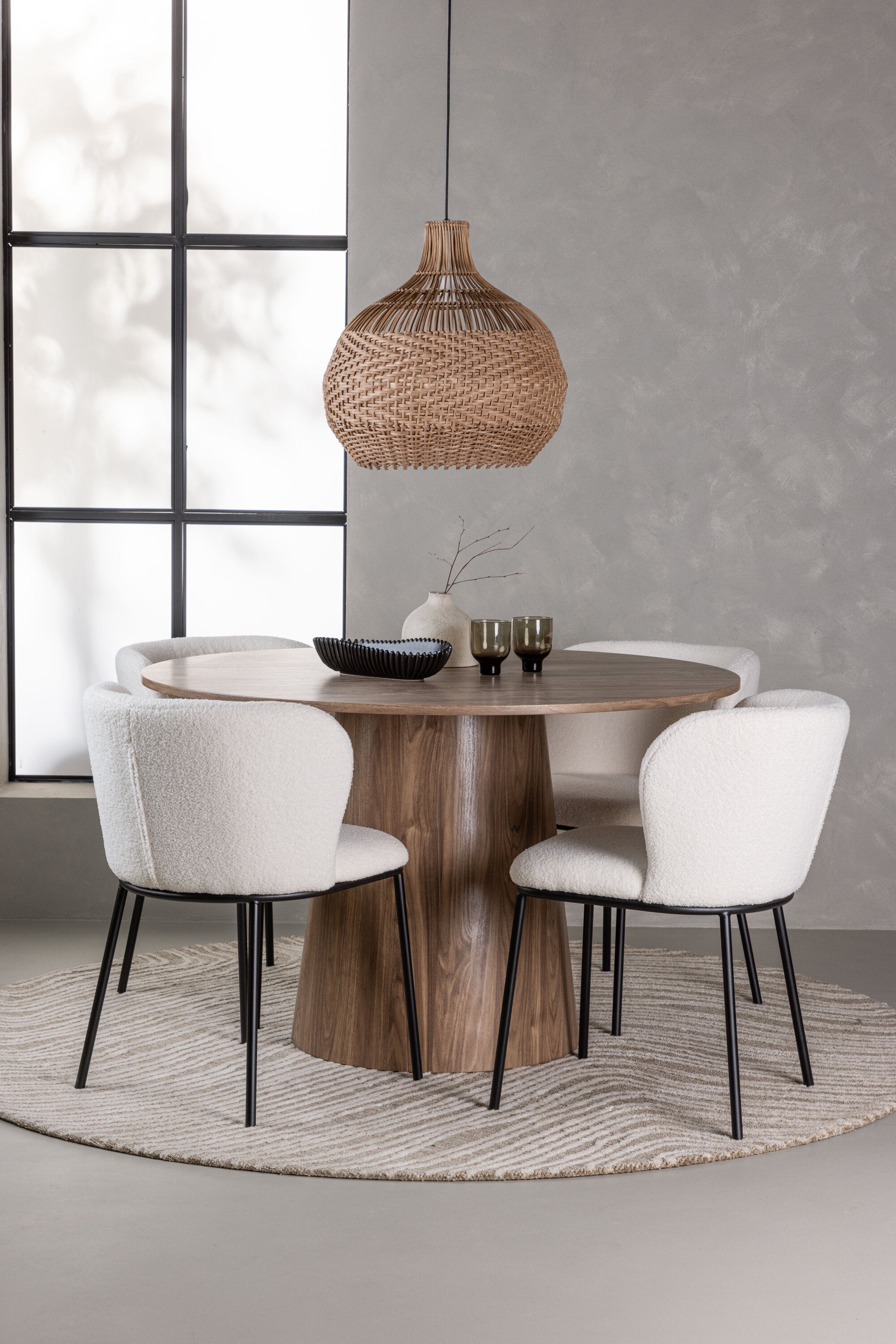 Matgrupp Lanzo med stolarna Edina-GR Dining Set-Venture Home-peaceofhome.se