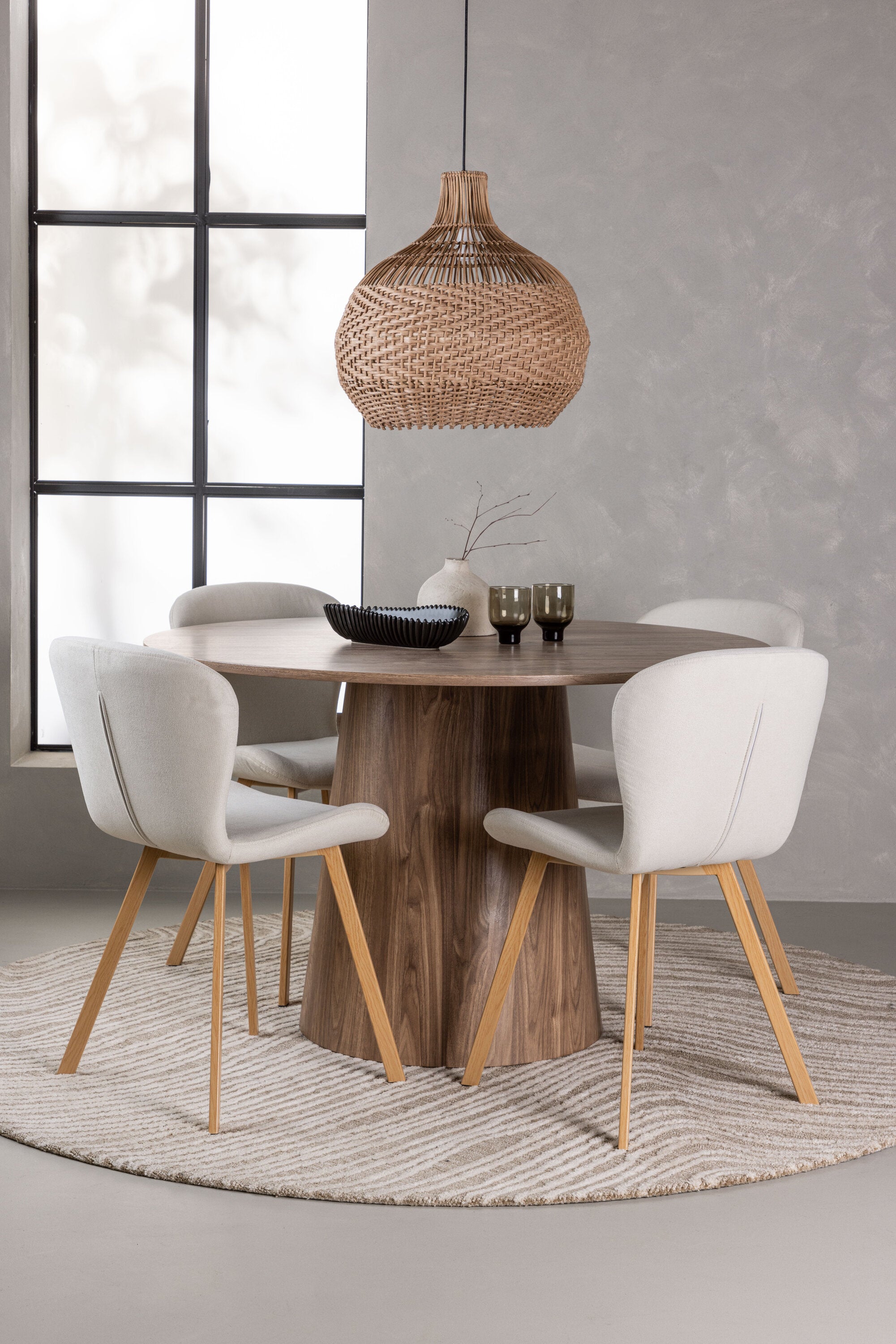 Matgrupp Lanzo med stolarna Lilja-GR Dining Set-Venture Home-peaceofhome.se