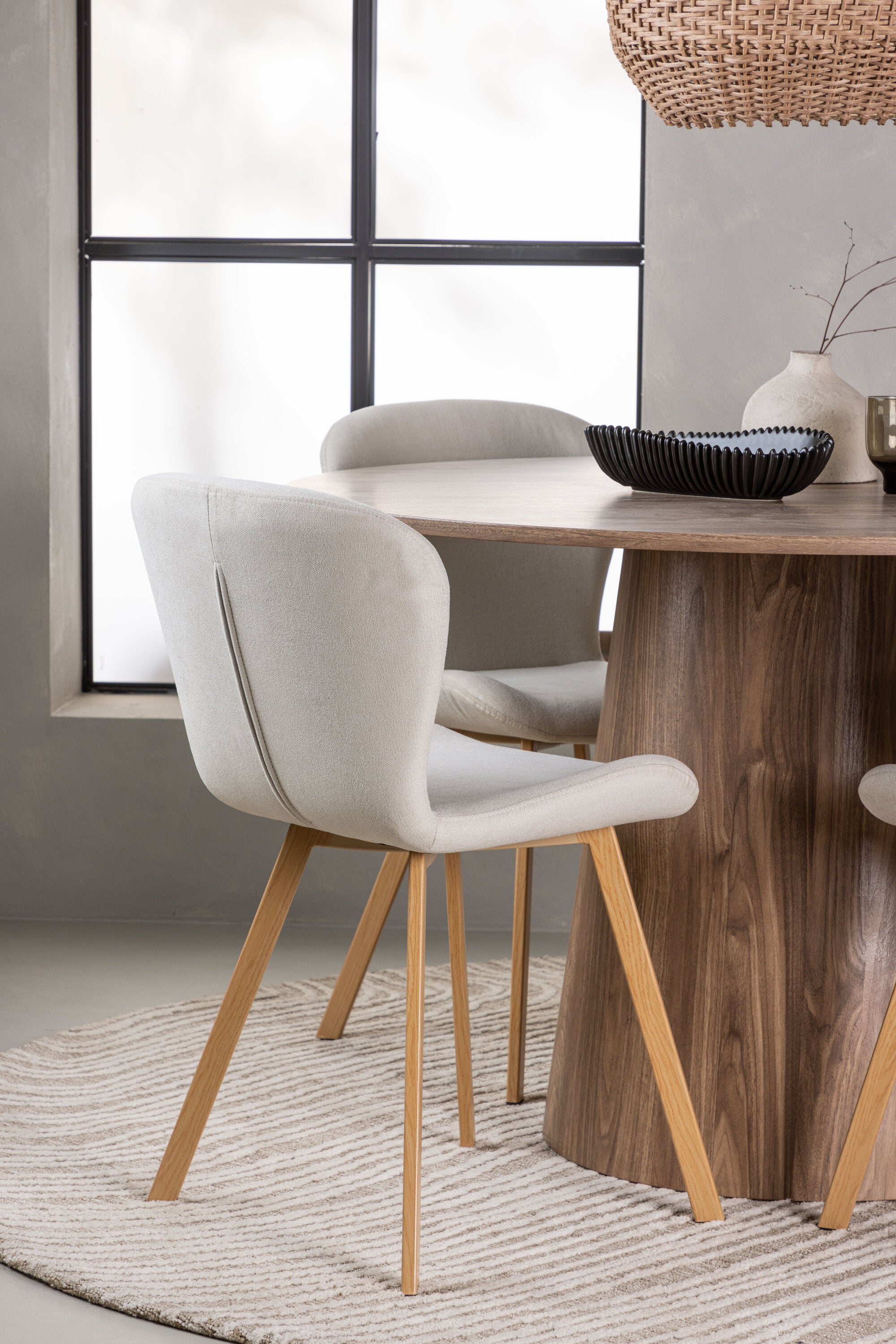 Matgrupp Lanzo med stolarna Lilja-GR Dining Set-Venture Home-peaceofhome.se