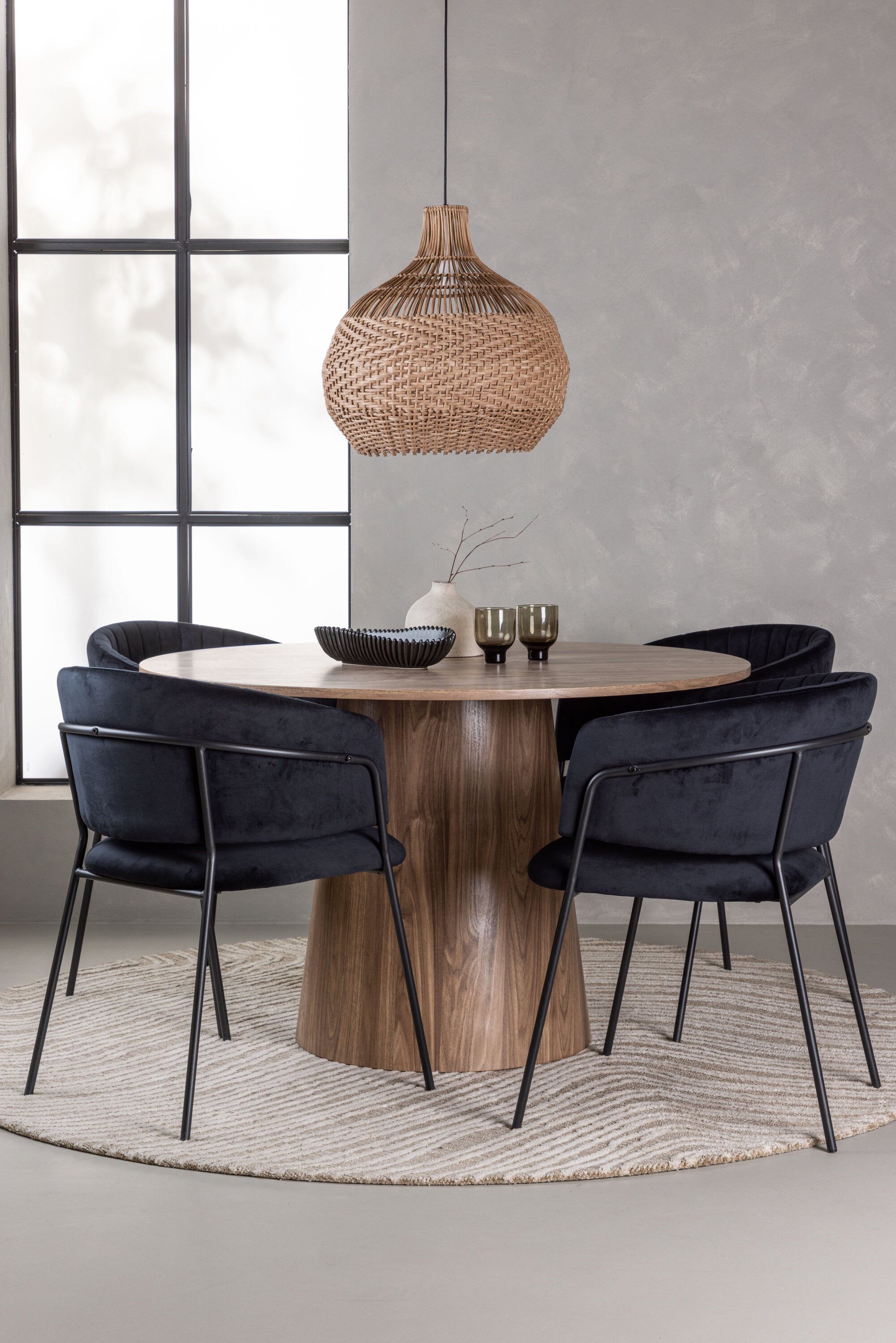 Matgrupp Lanzo med stolarna Selma-GR Dining Set-Venture Home-peaceofhome.se