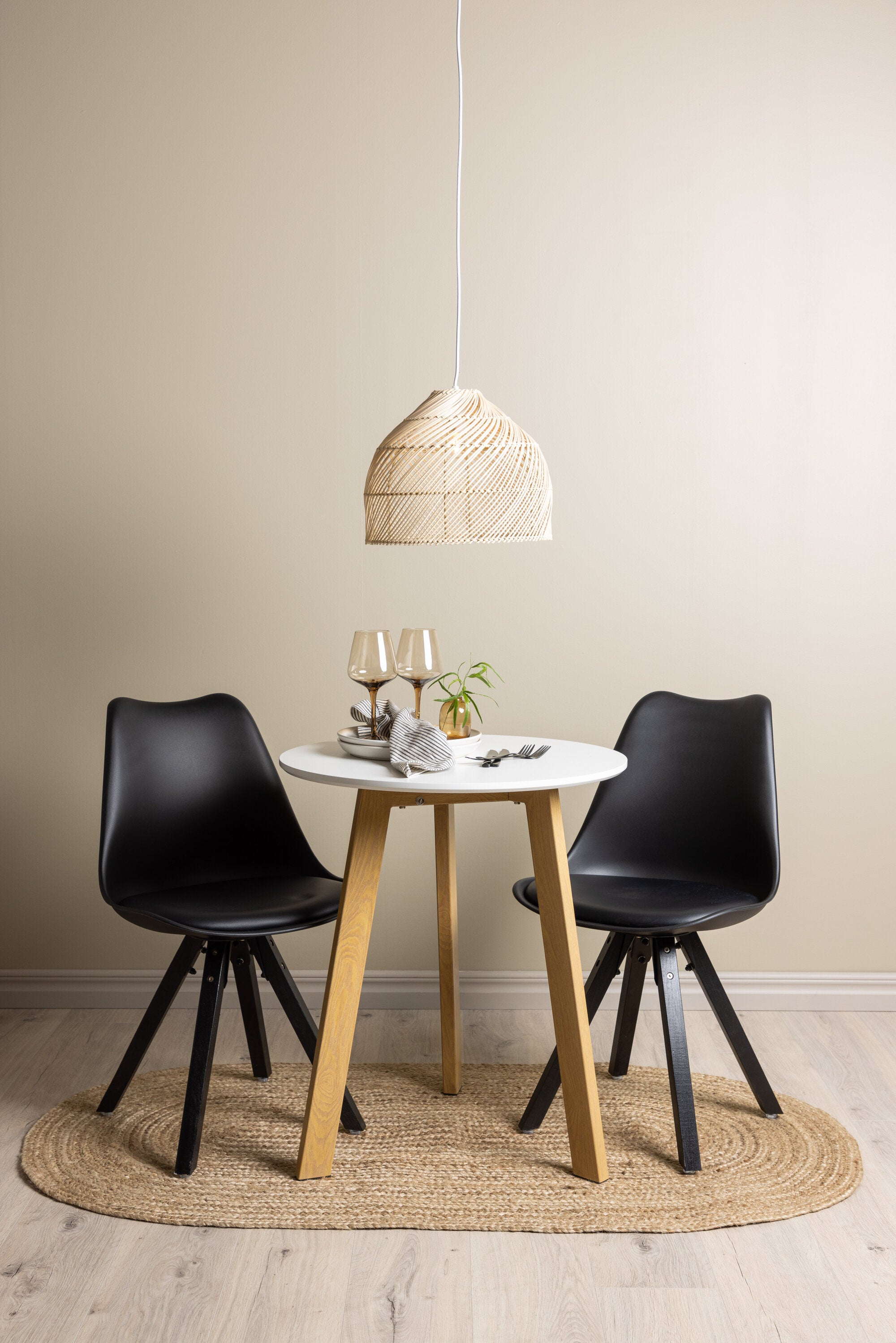 Matgrupp Leonora med stolarna Zeno-GR Dining Set-Venture Home-peaceofhome.se