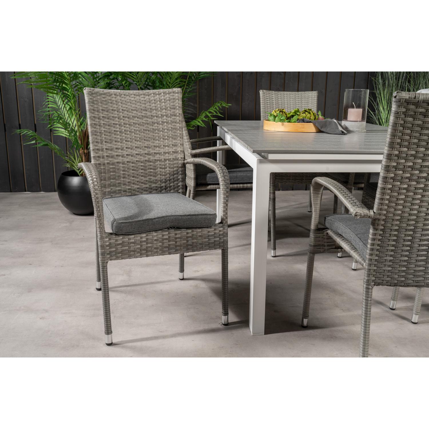 Matgrupp Levels med stolarna Anna-Table Set-Venture Home-peaceofhome.se