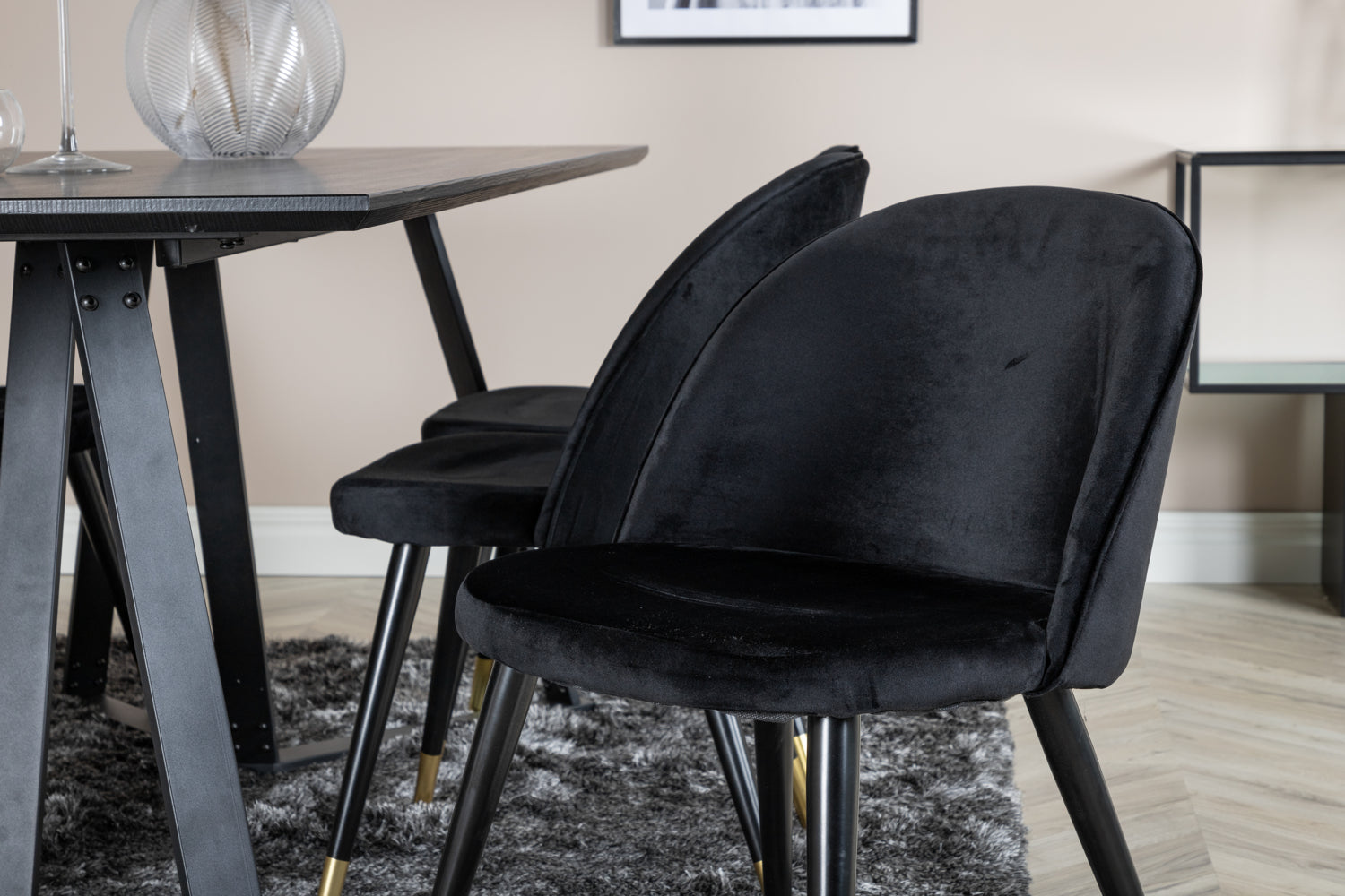 Matgrupp Marina med stolarna Velvet-GR Dining Set-Venture Home-peaceofhome.se