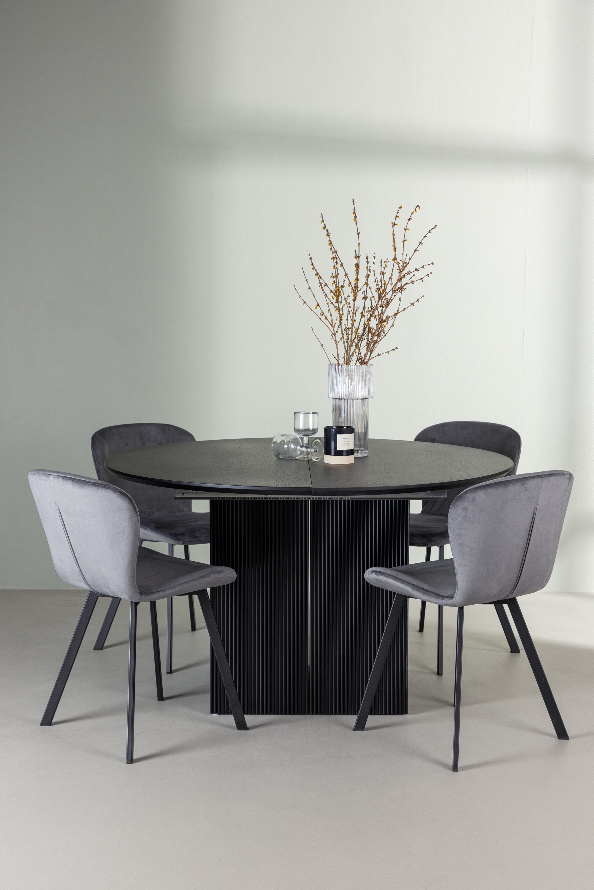 Matgrupp Matilda med stolarna Lilja-GR Dining Set-Venture Home-peaceofhome.se