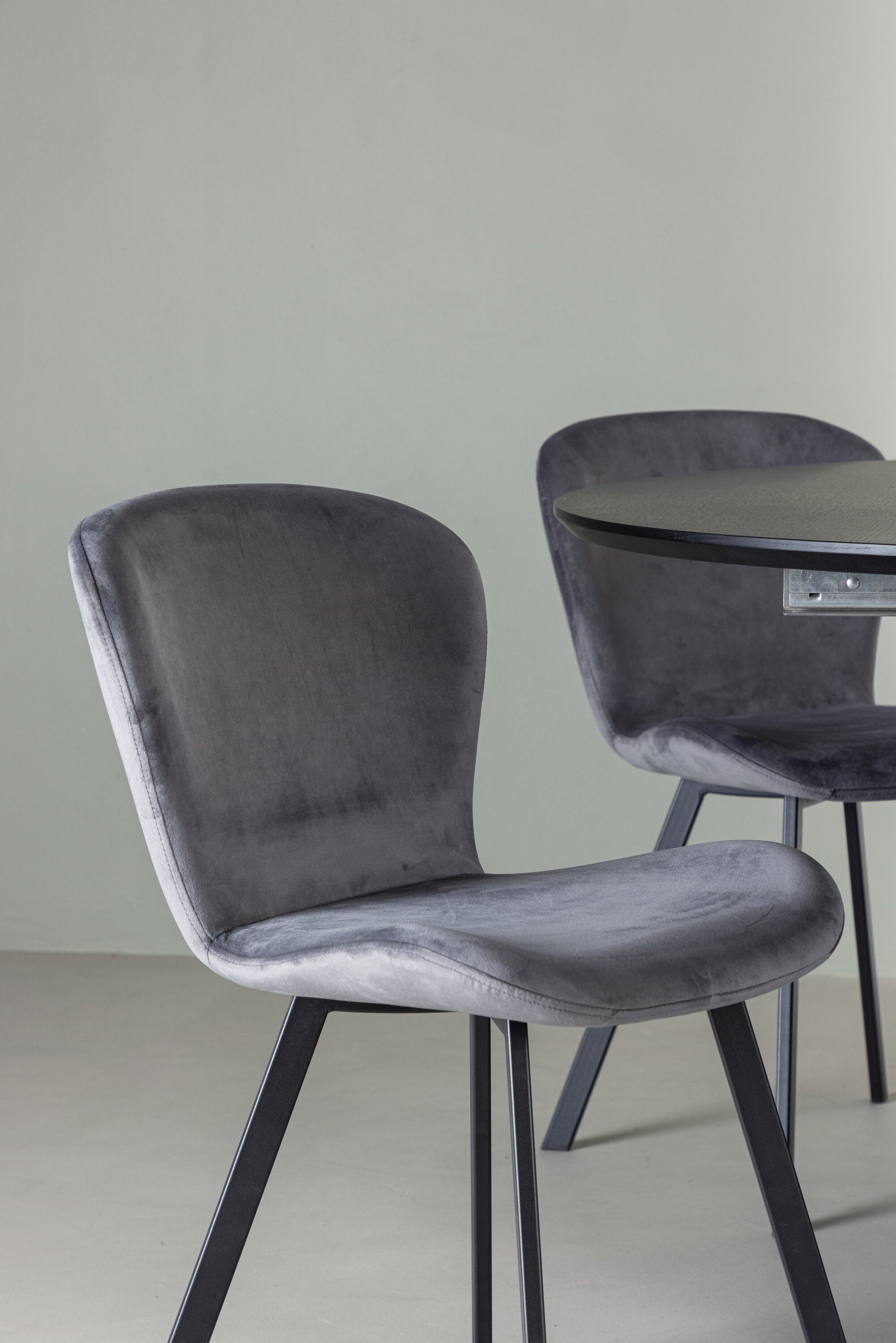 Matgrupp Matilda med stolarna Lilja-GR Dining Set-Venture Home-peaceofhome.se