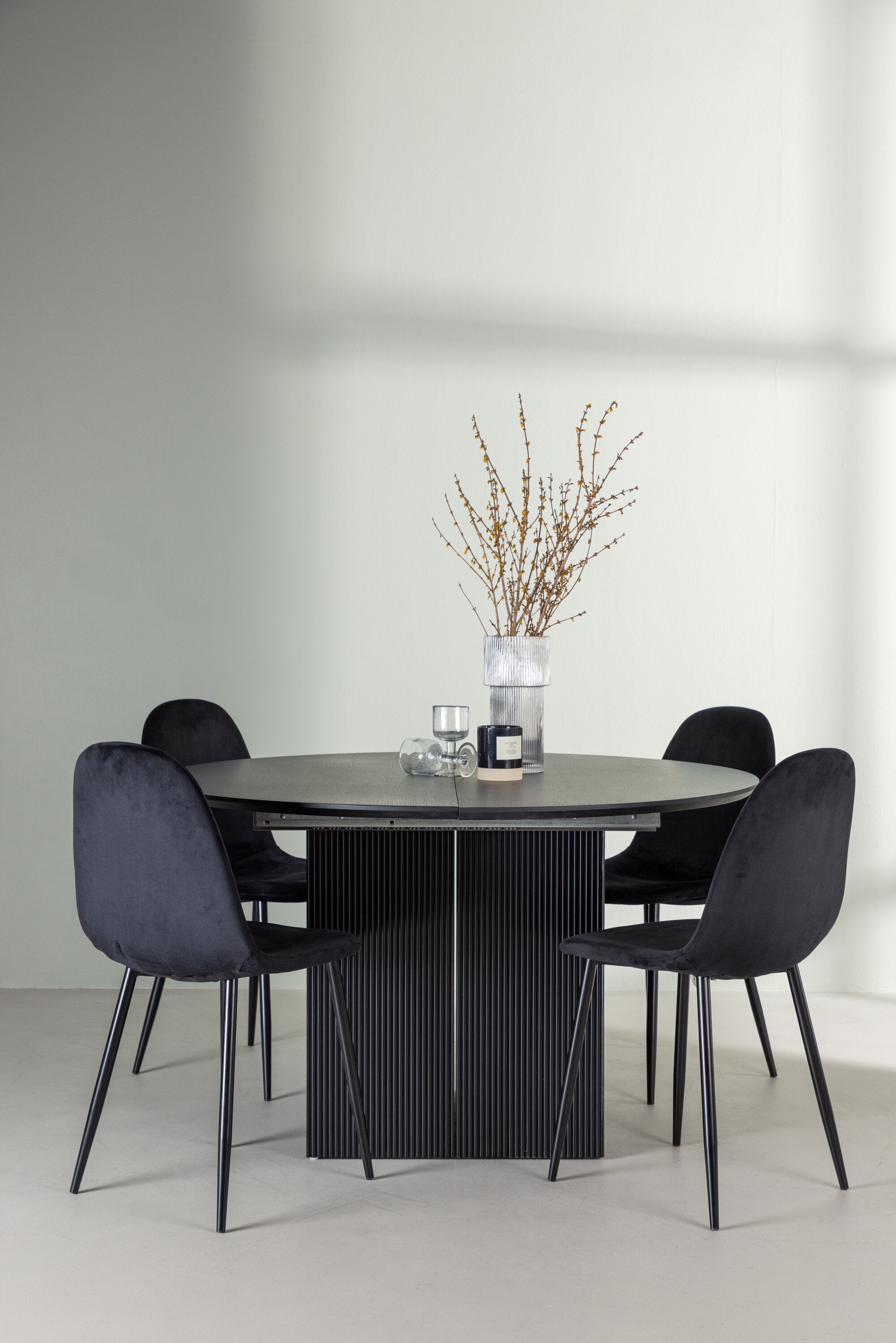 Matgrupp Matilda med stolarna Polar-GR Dining Set-Venture Home-peaceofhome.se