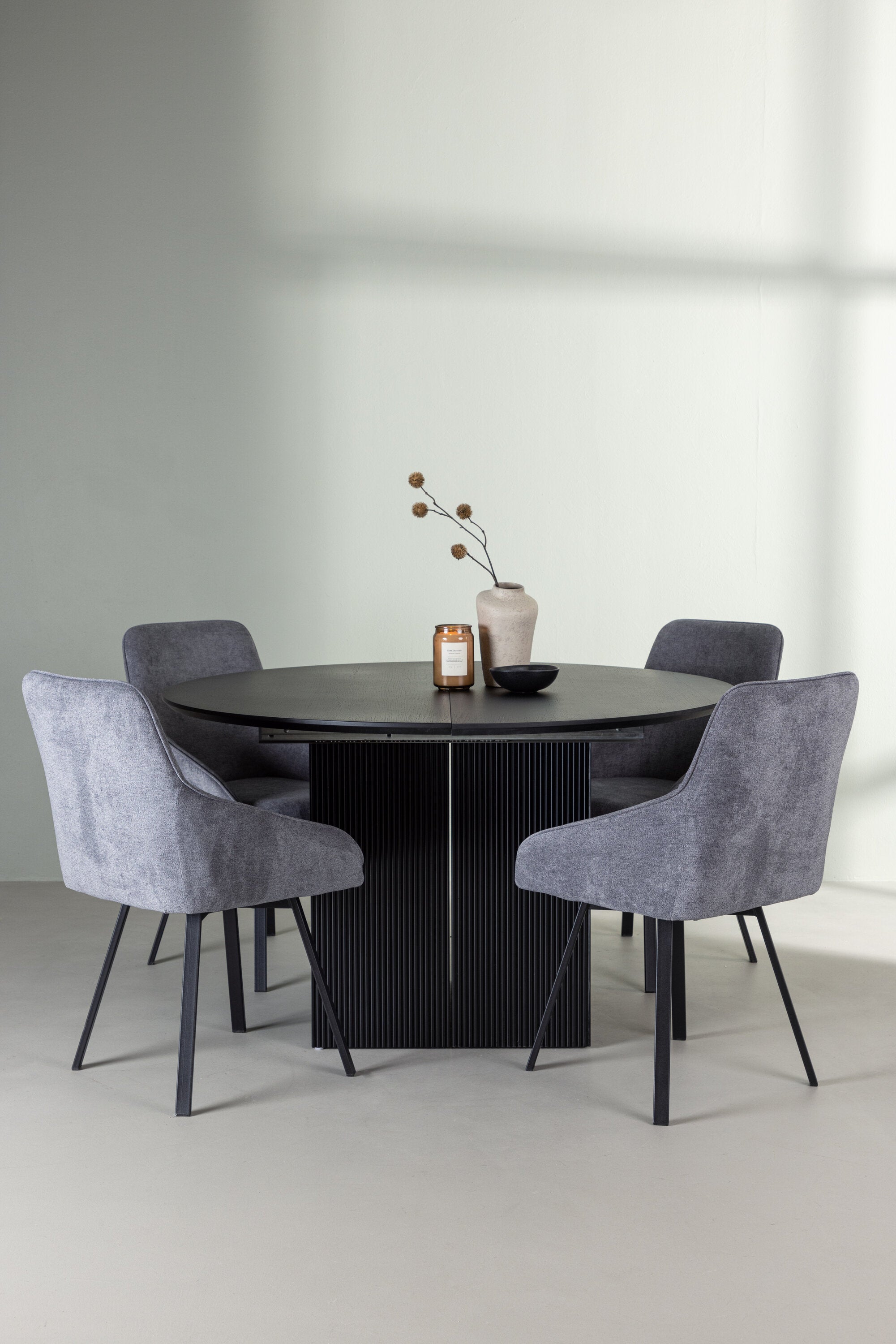 Matgrupp Matilda med stolarna Rosie-GR Dining Set-Venture Home-peaceofhome.se