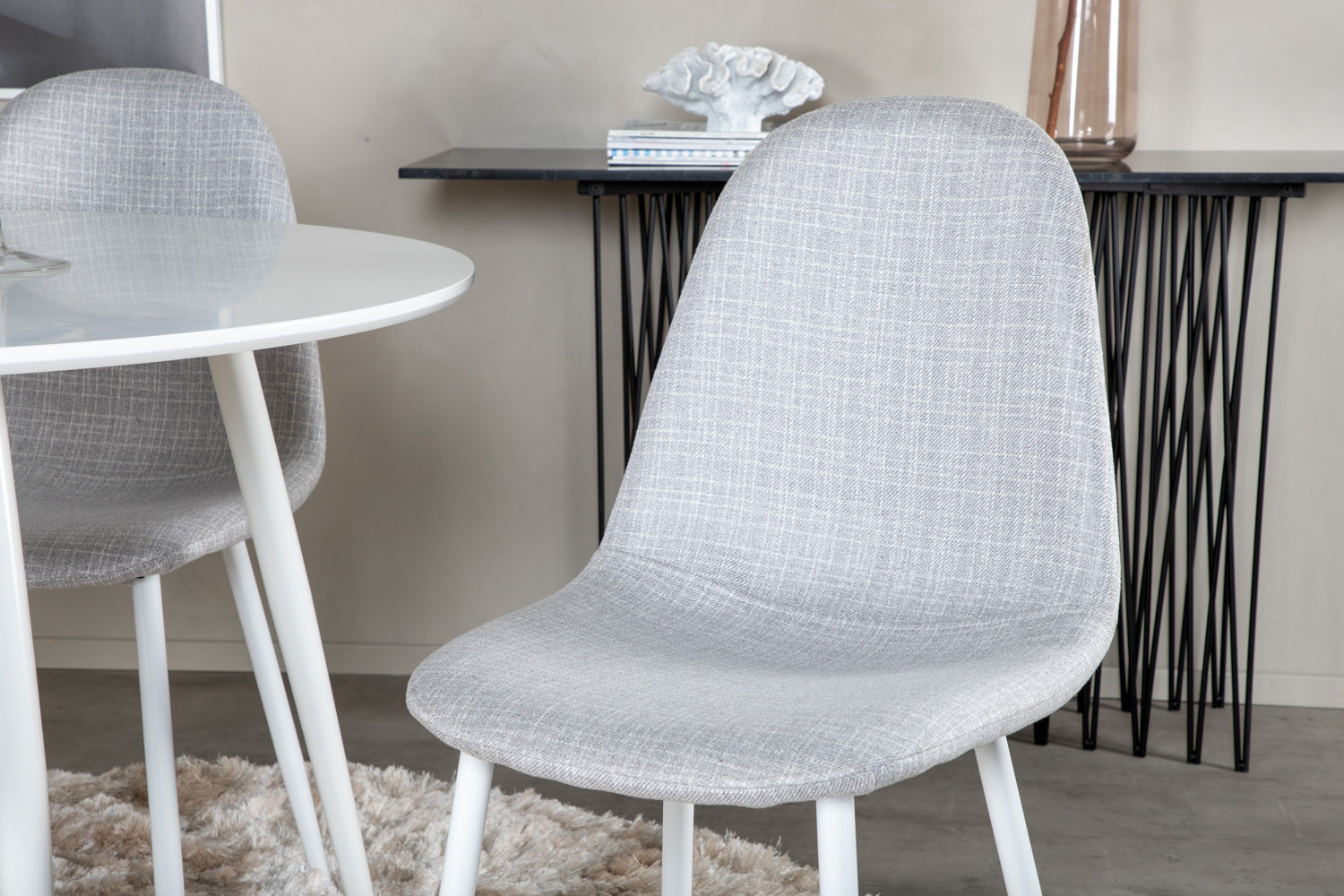 Matgrupp Plaza med stolarna Polar-GR Dining Set-Venture Home-peaceofhome.se