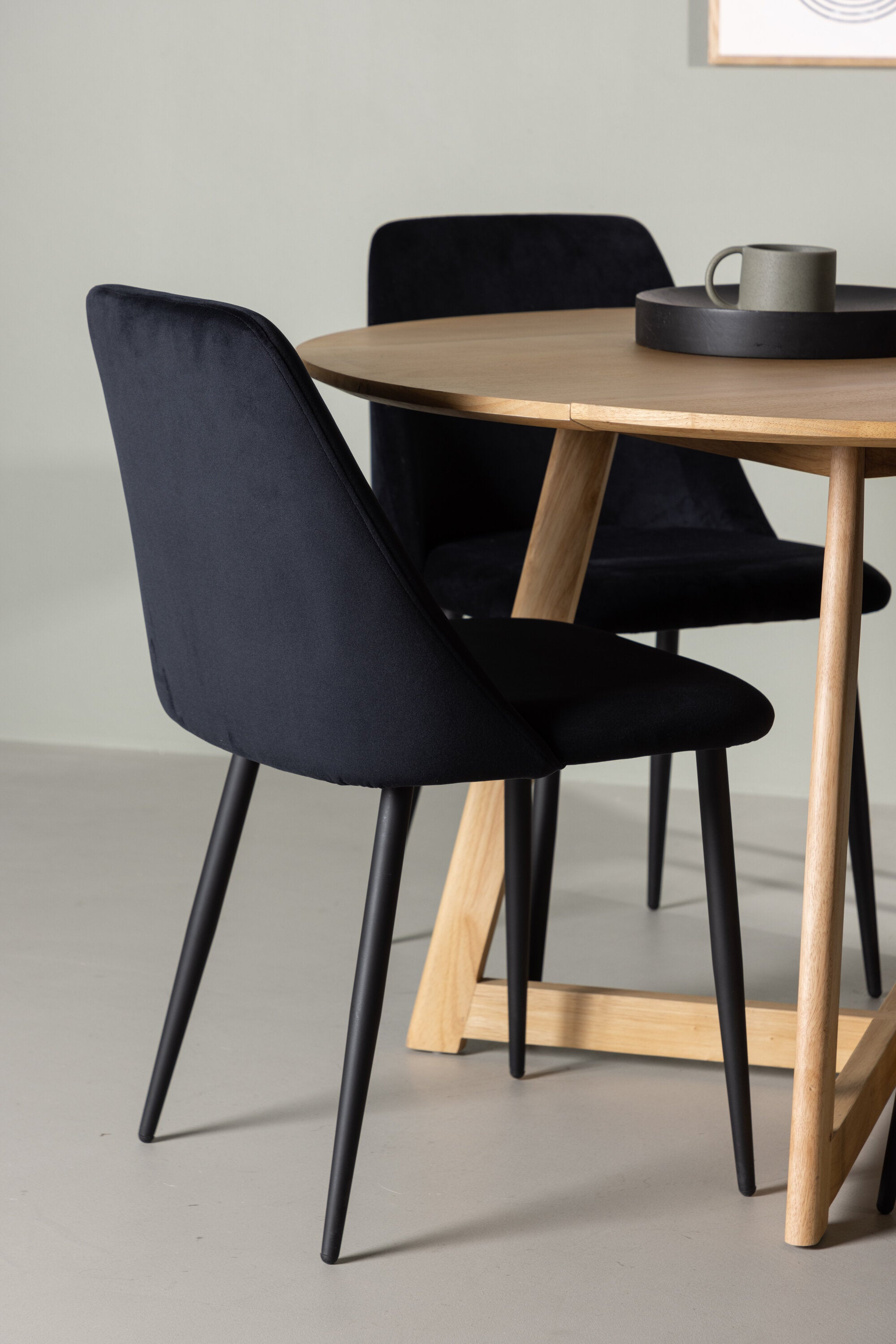 Matgrupp Yadikon med stolarna Night-GR Dining Set-Venture Home-peaceofhome.se