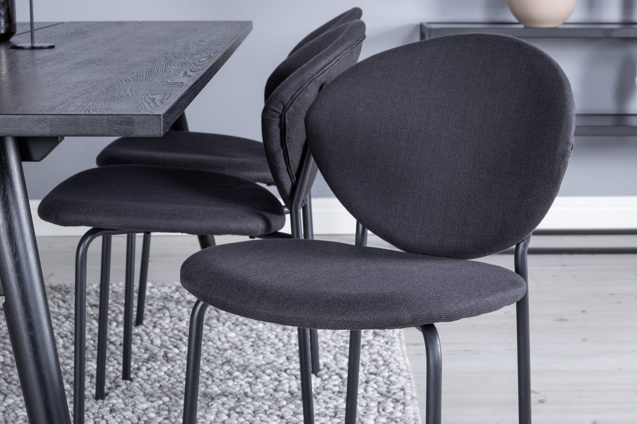 Matgrupp Sleek med stolarna Vault-GR Dining Set-Venture Home-peaceofhome.se