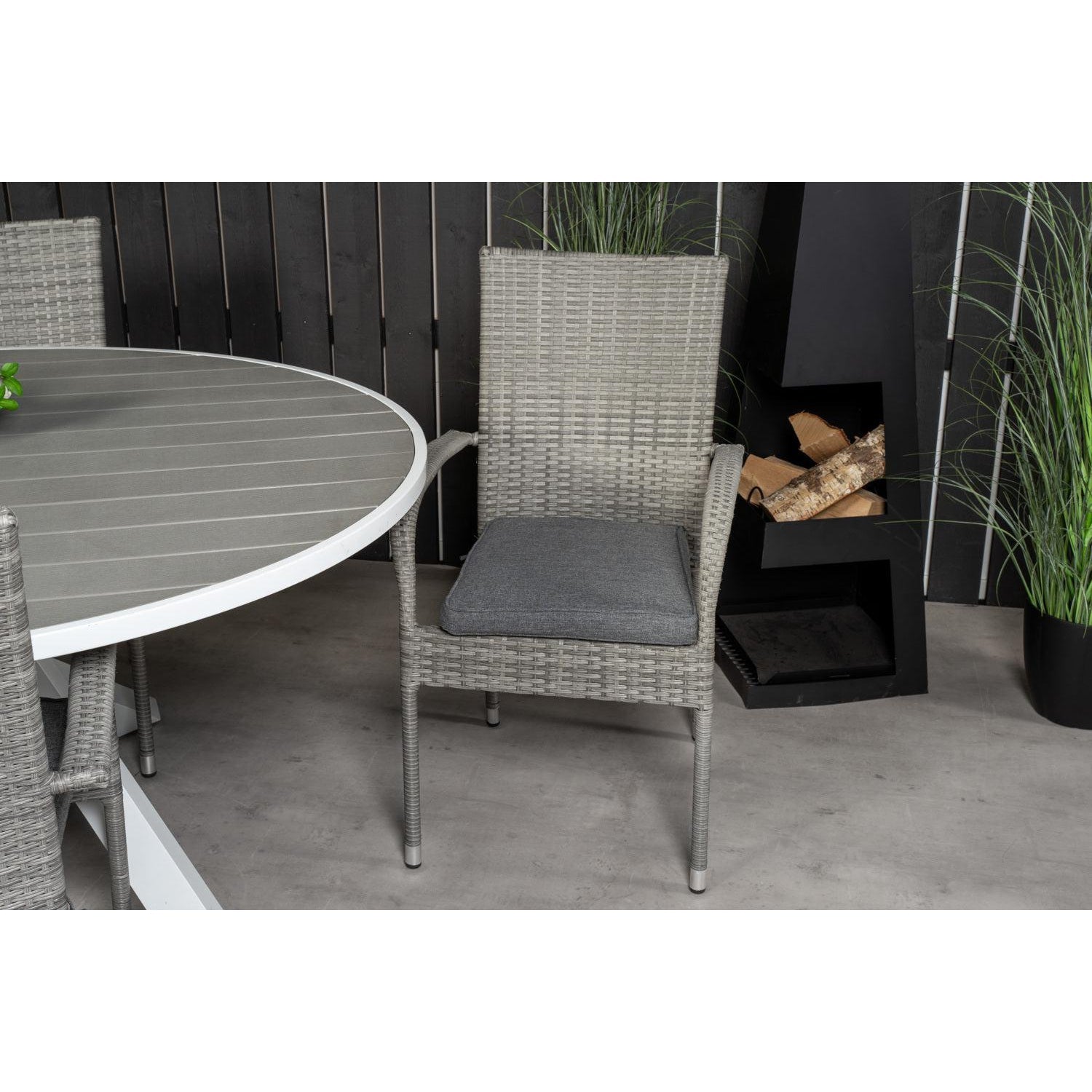 Parma Rund Matgrupp-Table Set-Venture Home-peaceofhome.se