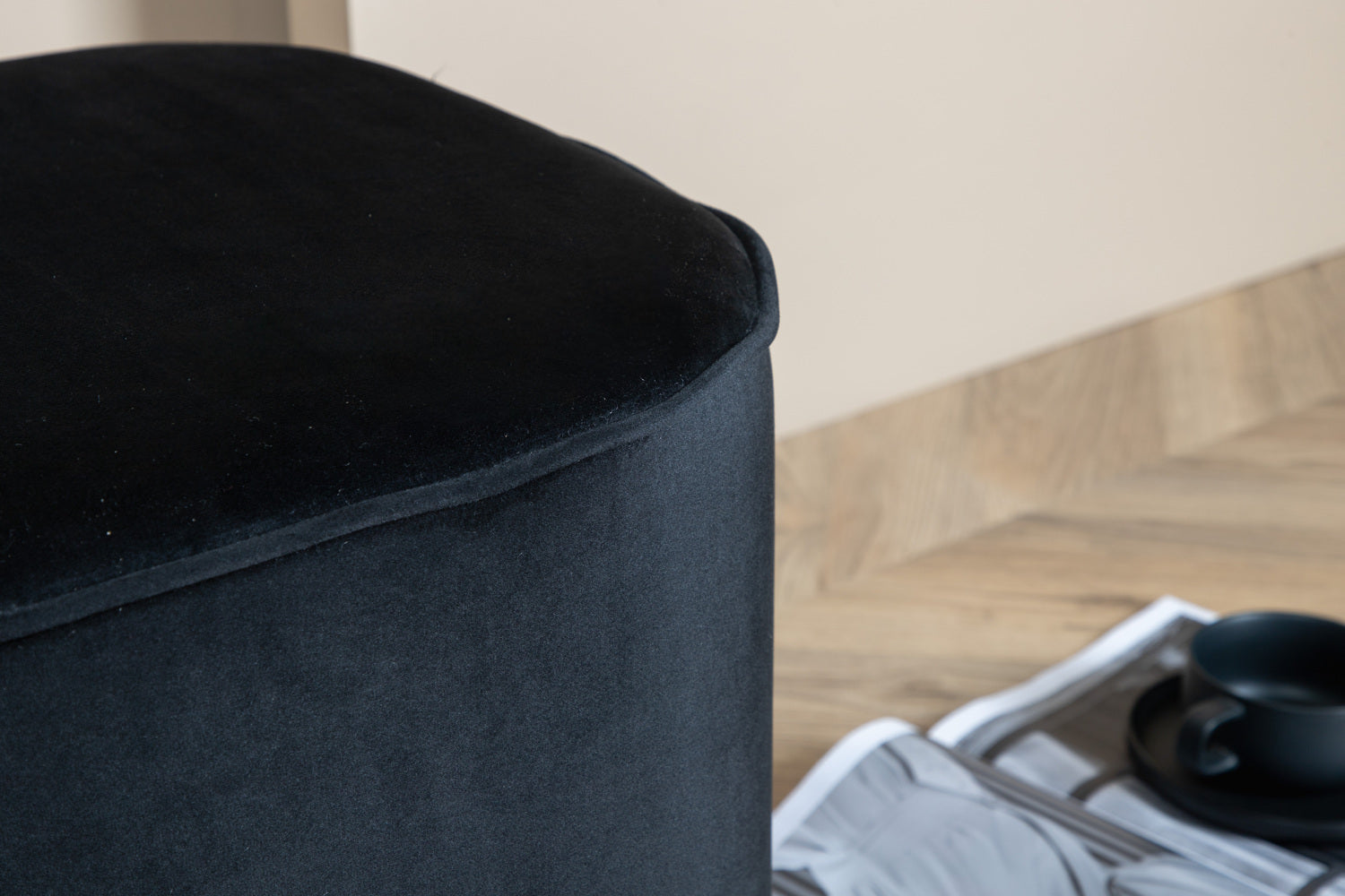 Piff Puff-Ottoman / Pouf-Venture Home-peaceofhome.se